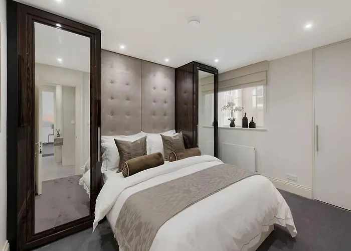 Wonderful Knightsbridge Apartment By Harrods
