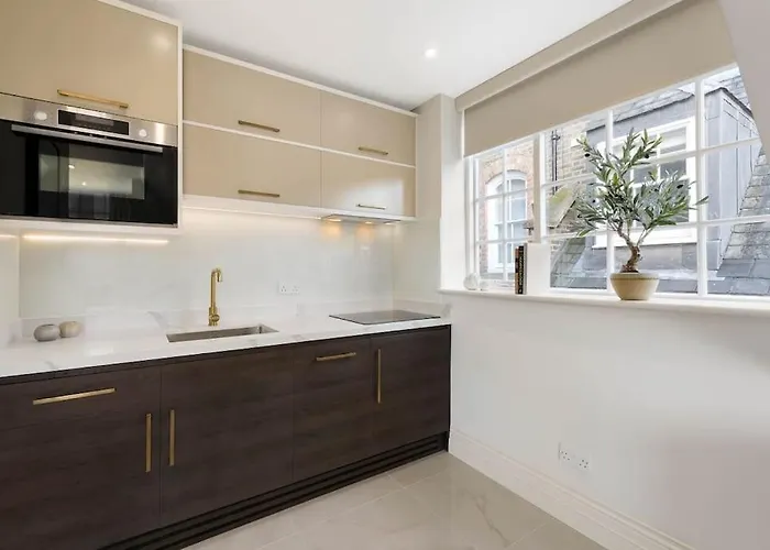 Wonderful Knightsbridge Apartment By Harrods